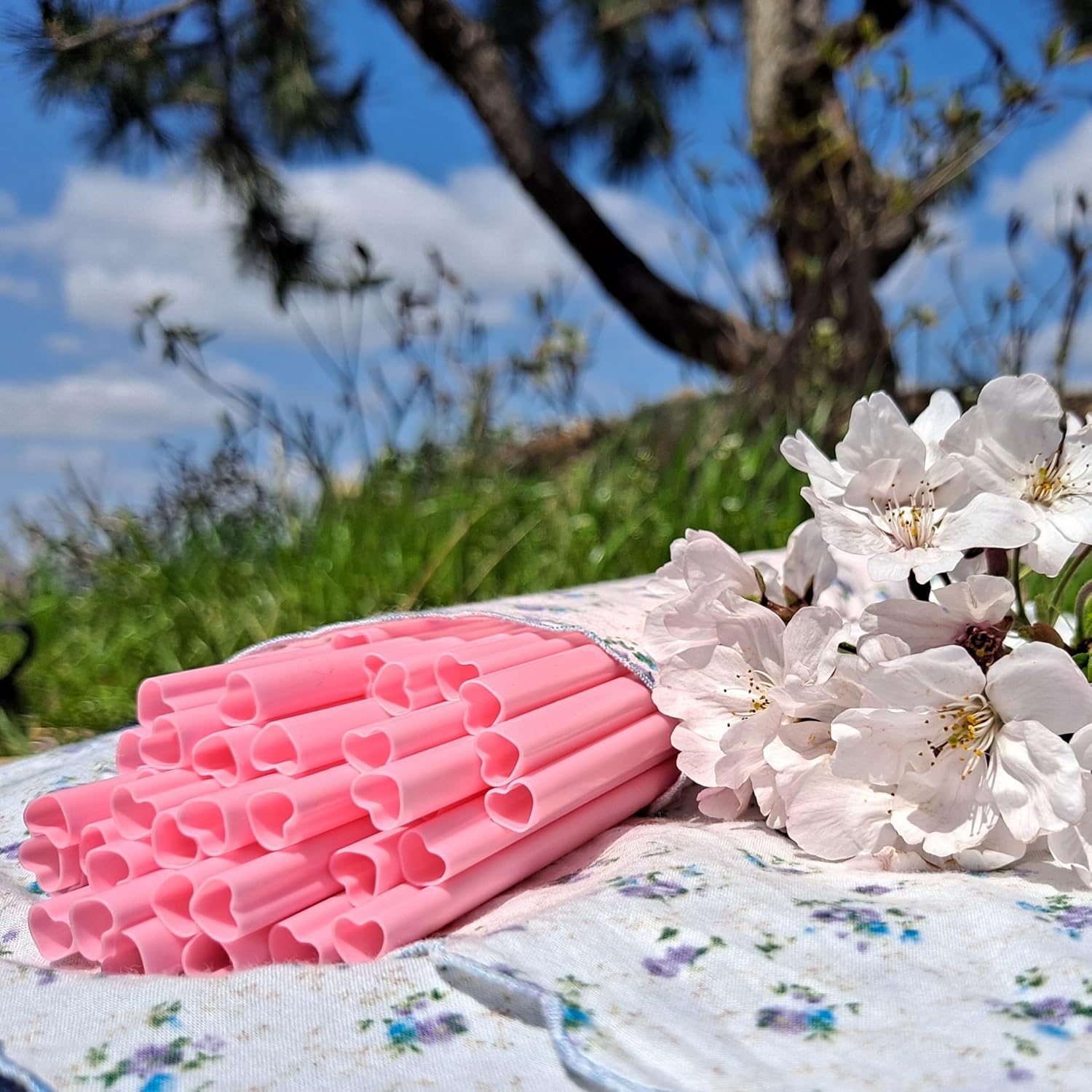 Heart shaped pink straws for bridal shower drinks
