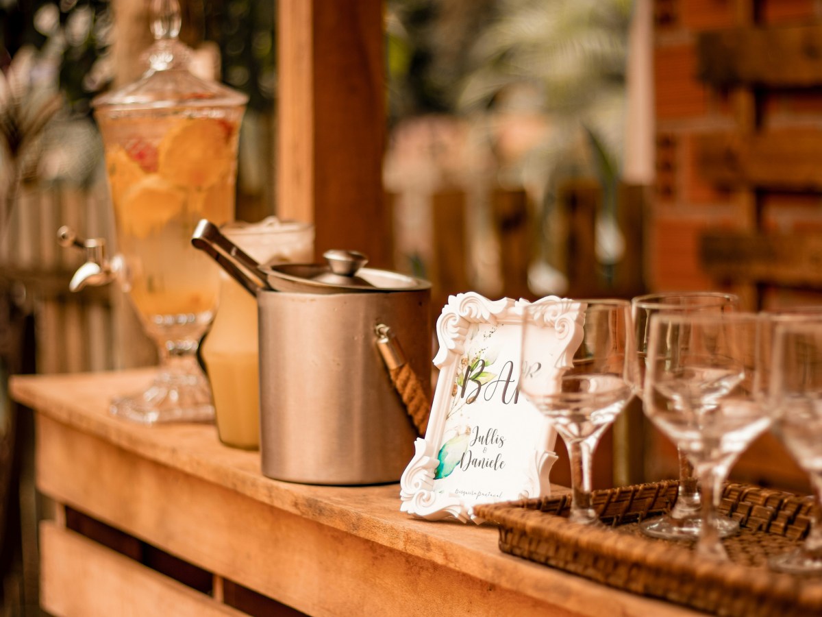Signature Drink Signs & Wedding Bar Display&nbsp;Ideas